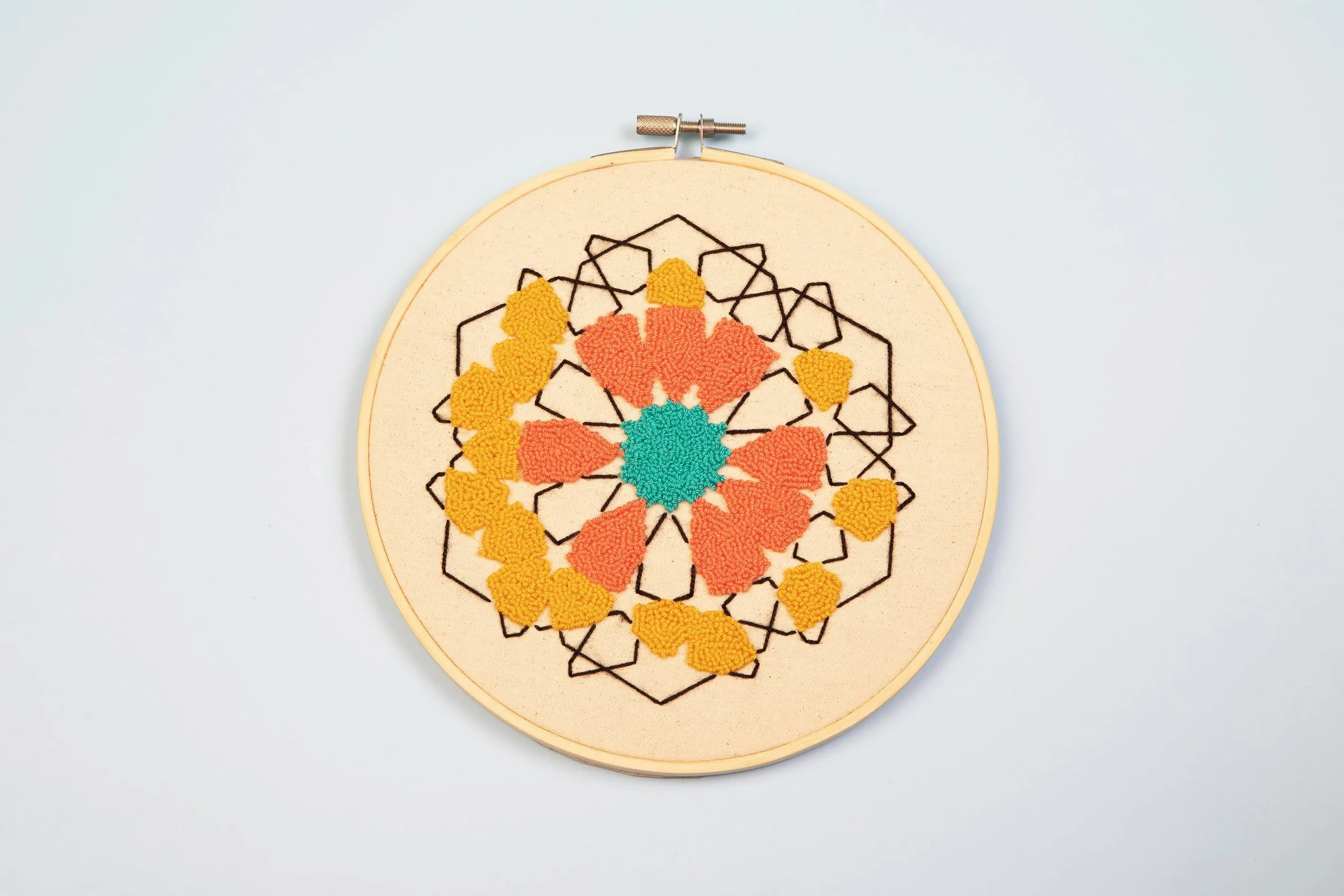 16 cm Embroidered Hoop Zelij Fragments