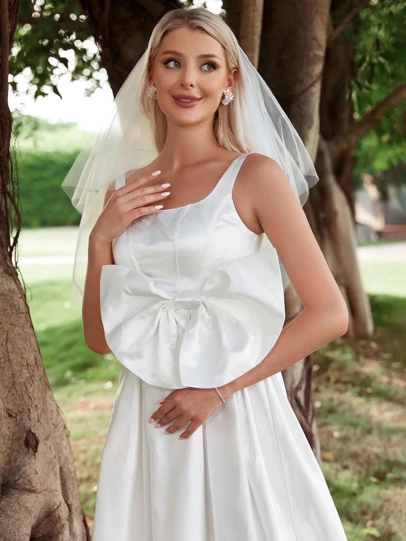 Bow Front Square Neck Sleeveless Satin Wedding Dresses