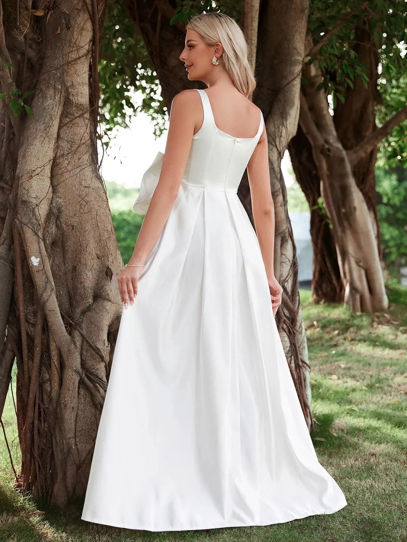 Bow Front Square Neck Sleeveless Satin Wedding Dresses