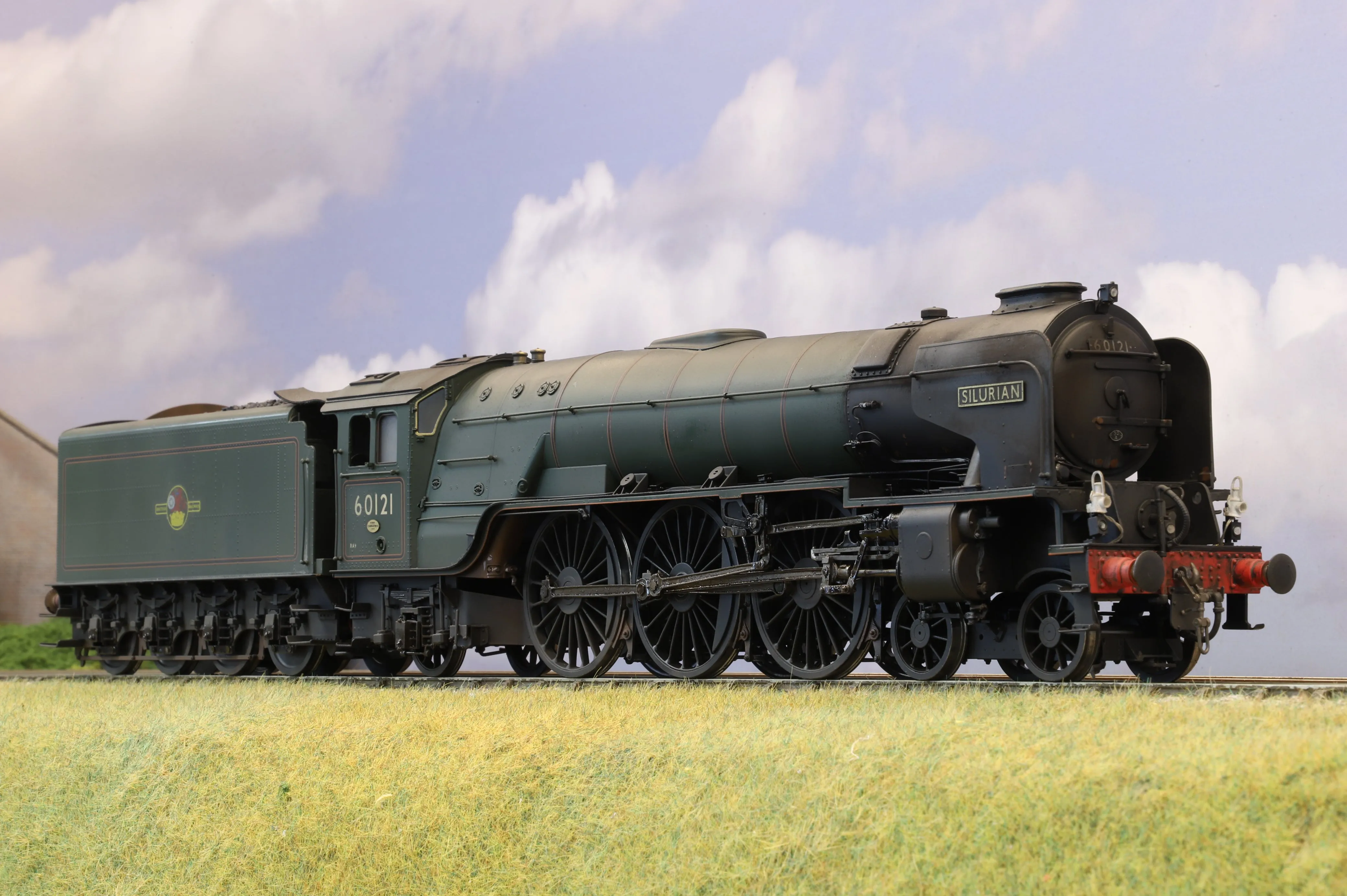 Golden Age Models Finescale O Gauge Gresley A1 No. 60121 'Silurian' BR Green (Late Crest) DCC Sound & Smoke