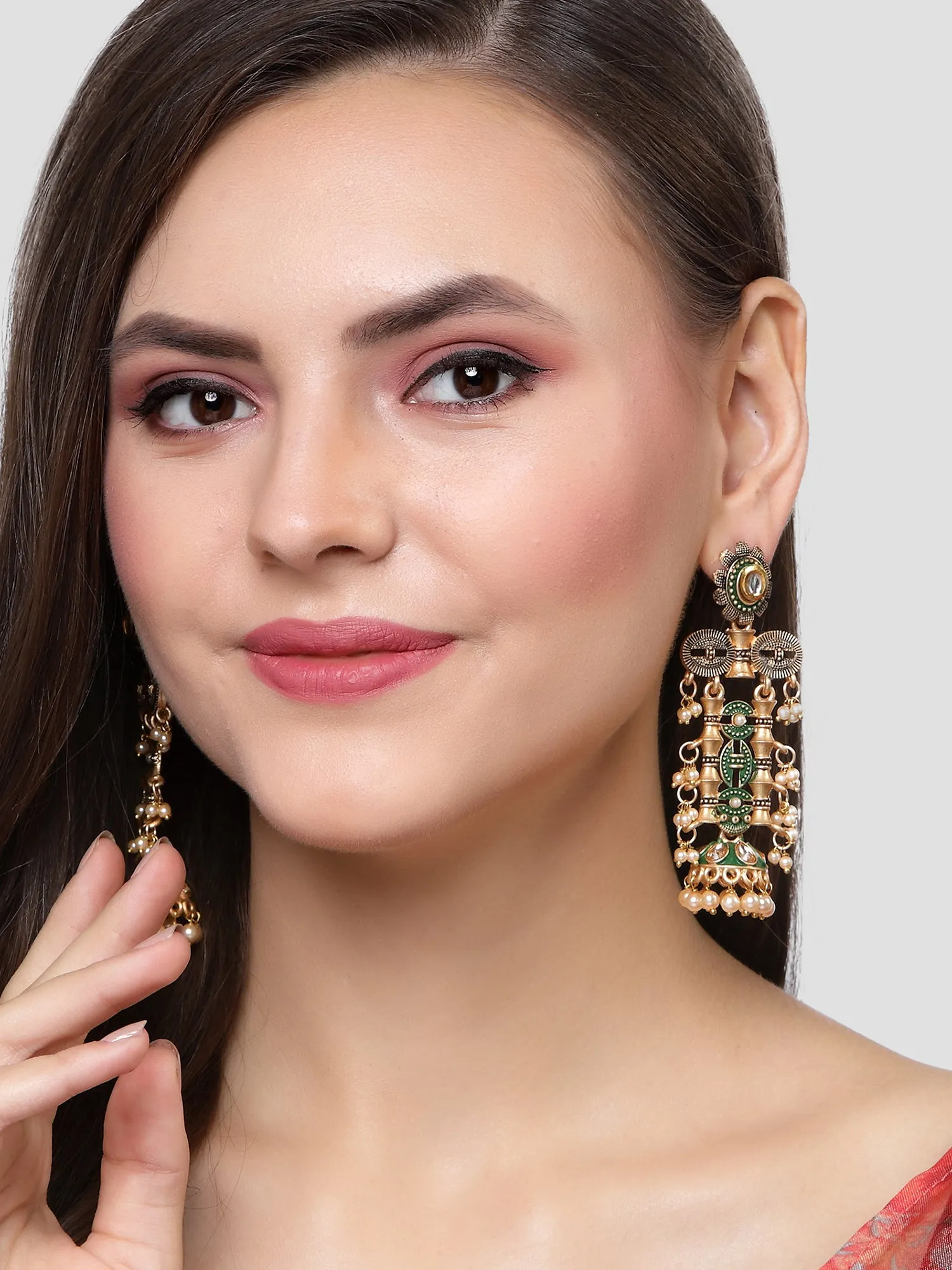 Karatcart Antique Gold Plated Green Kundan Drop Earrings for Women