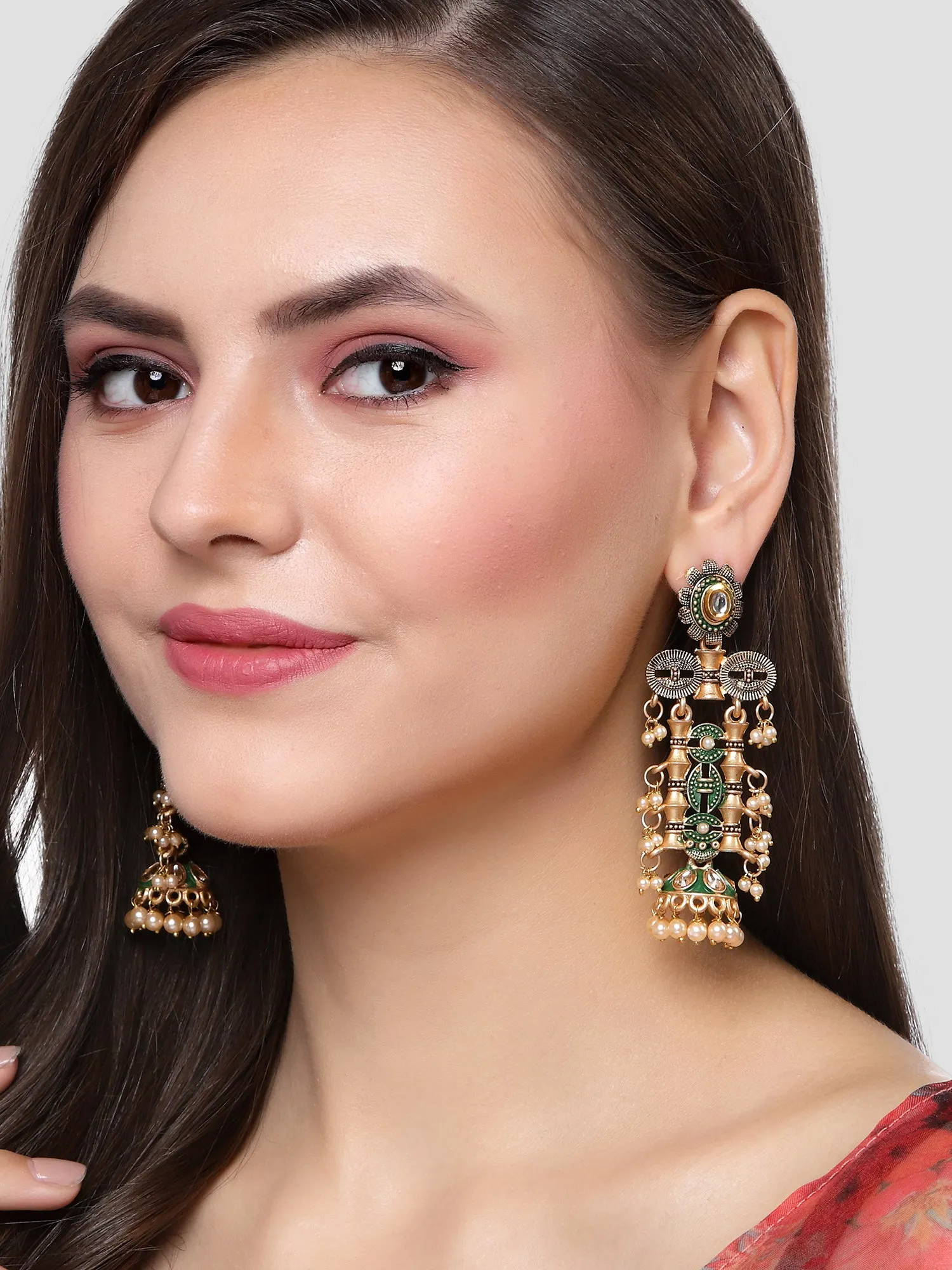 Karatcart Antique Gold Plated Green Kundan Drop Earrings for Women