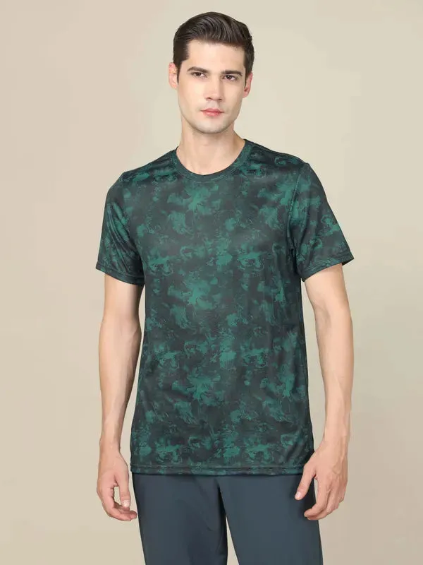 Men Abstract Print Slim Fit Crew Neck T-shirt with TECHNO COOL 