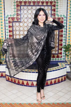 Modern Black and Silver Assuit Shawl With Mixed Motif Design