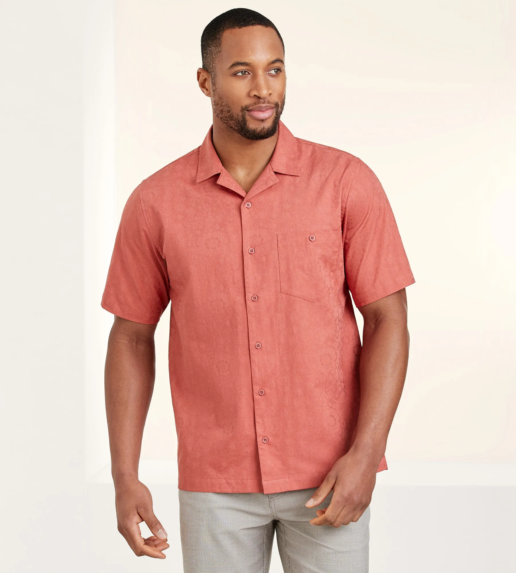 Modern Fit Short Sleeve Solid Textured Resort Sport Shirt