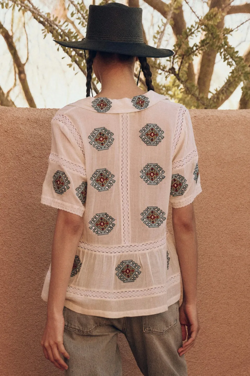 THE SANTA FE TOP WITH FOLKLORE EMBROIDERY