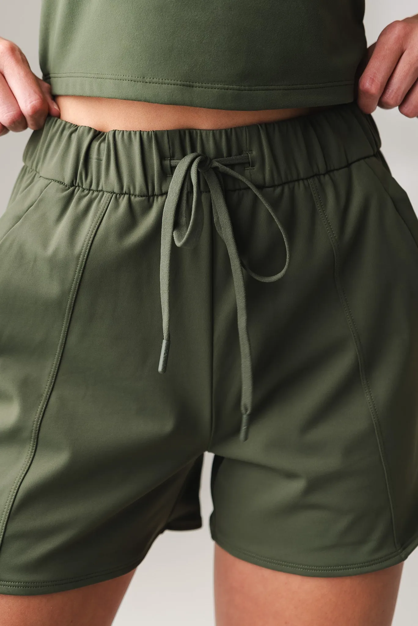 Vitality Nomad Short - Olive